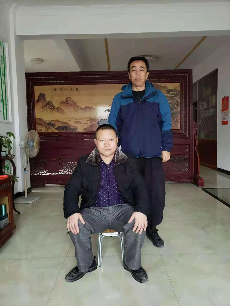 全能班弟子李炜与黄炳燚老师合影